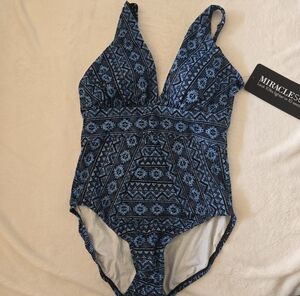 NWT Miraclesuit Odyssey Blue Multi Geometric One-Piece Swimsuit - Size 12
